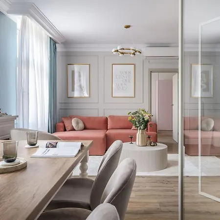 Aparthotel District17 By Staylab 3*