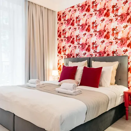 Aparthotel District17 By Staylab